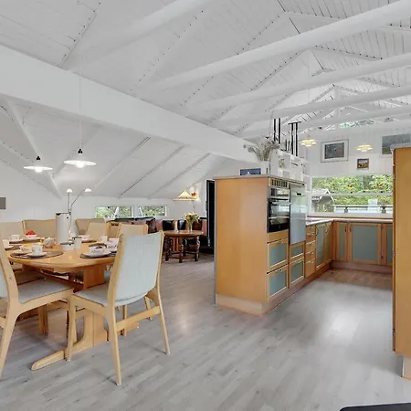 Stunning In With Kitchen Holiday home