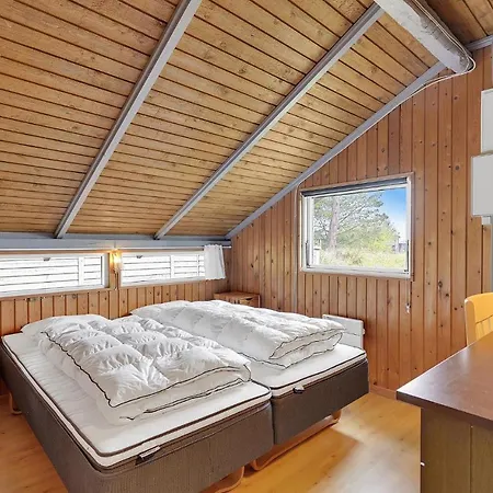 Holiday home Stunning In Romo With Kitchen *