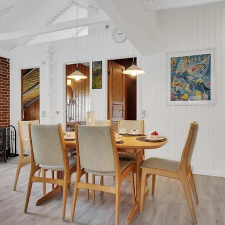 Holiday home Stunning In Romo With Kitchen