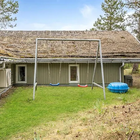 Stunning In With Kitchen Holiday home *