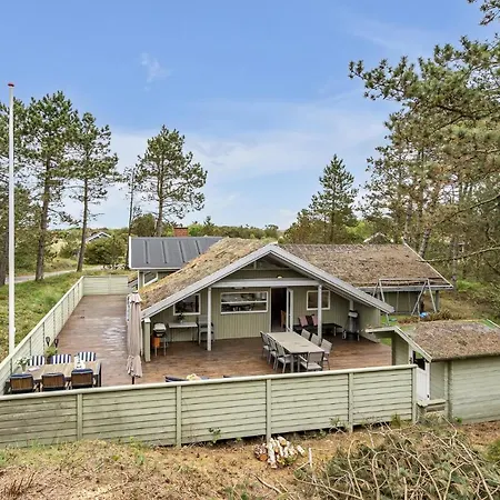 Holiday home Stunning In Romo With Kitchen