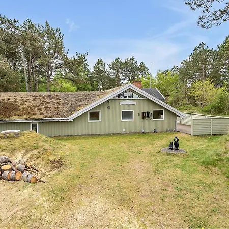 Stunning In With Kitchen Holiday home *