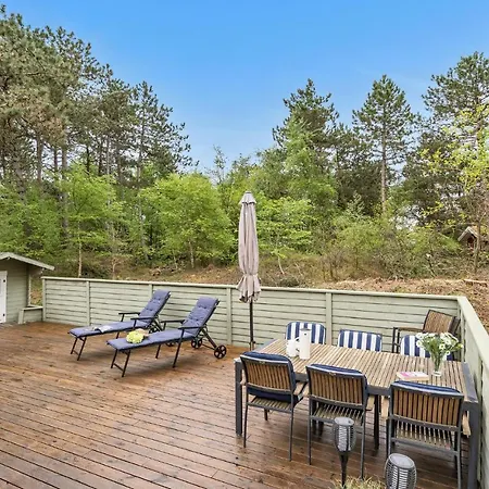 Stunning In With Kitchen Romo