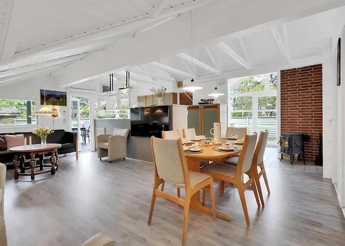 Stunning In With Kitchen Romo