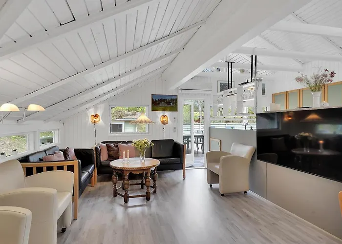 Stunning In With Kitchen * Romo