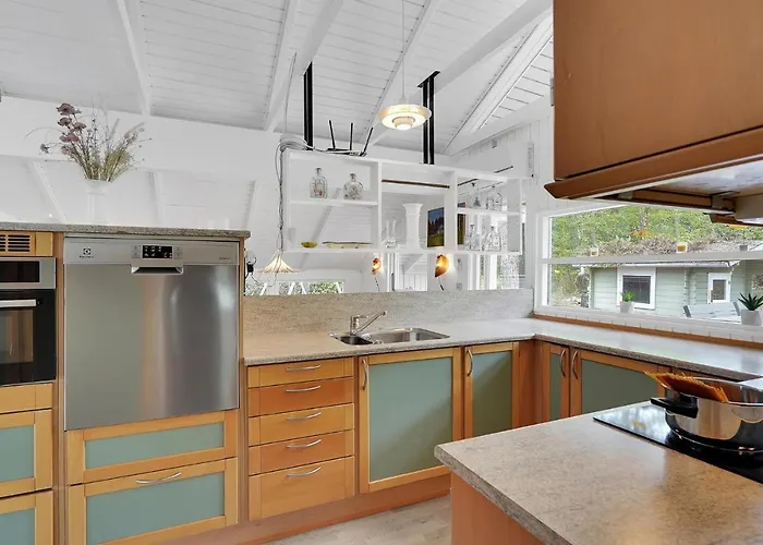 Stunning In With Kitchen * Romo