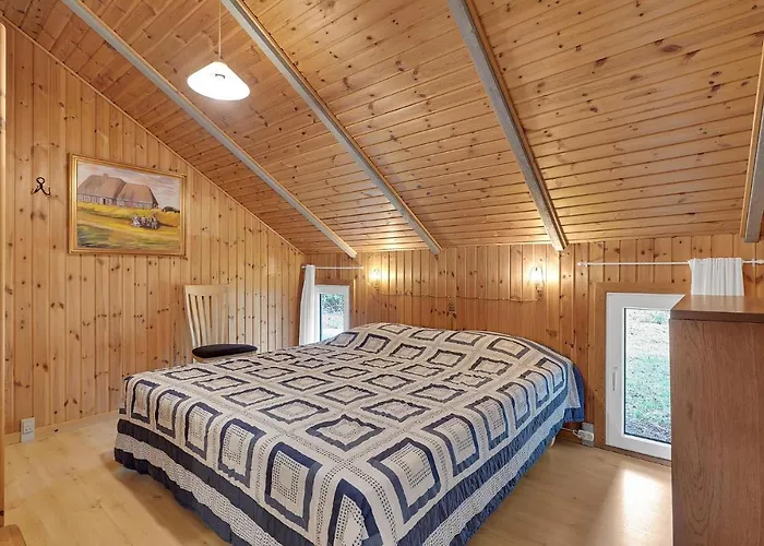 Holiday home Stunning In With Kitchen