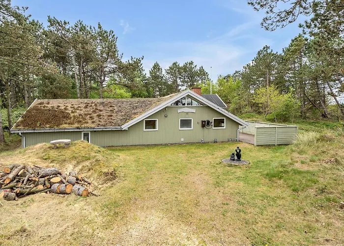 Stunning In With Kitchen Holiday home *