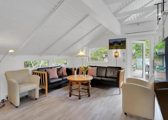 Stunning In With Kitchen