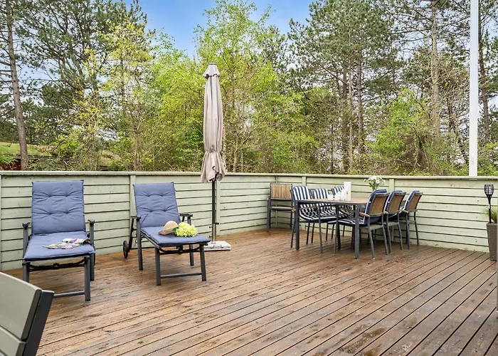 Holiday home Stunning In With Kitchen *